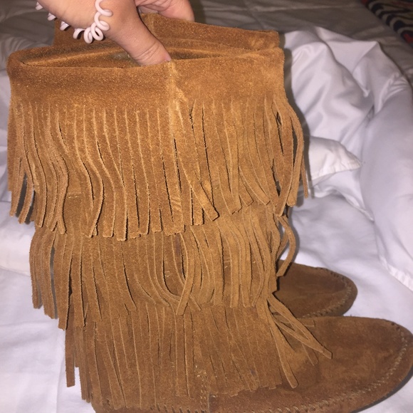 Minnetonka Boots - Picture 3 of 5